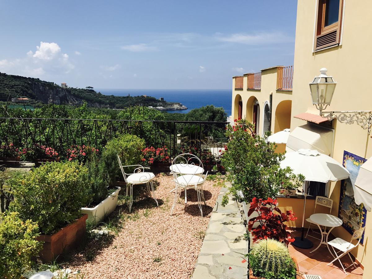 Faraglioni Di Sorrento Guesthouse Экстерьер фото